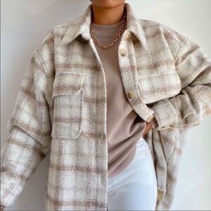 H&M Women’s Plaid Tweed Button-Up Oversized Shacket With Chest Pockets, Size M
